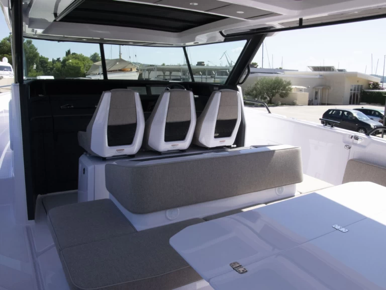 Hire a Axopar Axopar 45 Cross Top Seget Donji