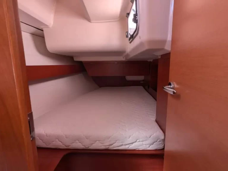 Hire Sailboat Dufour with a boat licence