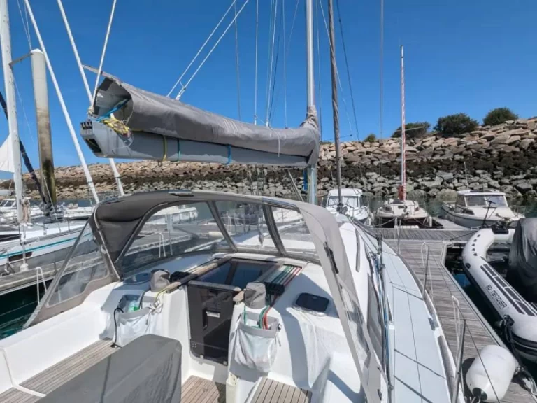 Dufour Dufour 375 Grand Large charter bareboat or skippered in  Saint-Quay-Portrieux