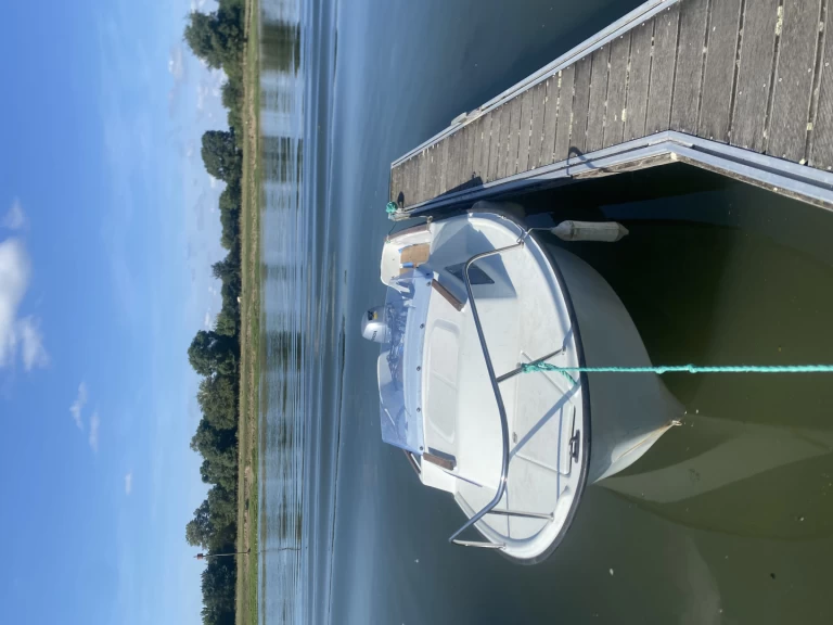 Hire Motorboat Bénéteau with a boat licence