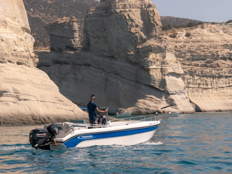 Motorboat hire in Mílos - Poseidon BLU WATER 185