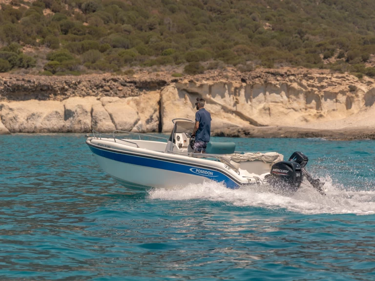 Hire Motorboat with or without skipper Poseidon Mílos