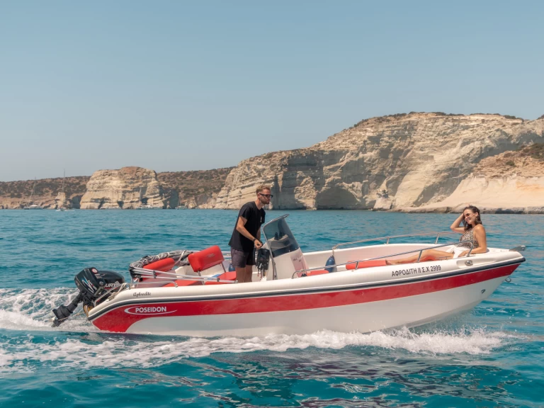 Motorboat to hire Mílos at the best price