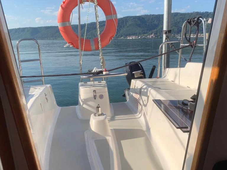 Charter a henk 25 in Bodman-Ludwigshafen on Samboat