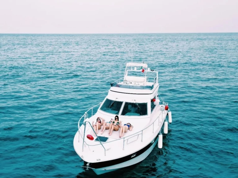 Motorboat hire in Catania - Comar Clanship 42 FB