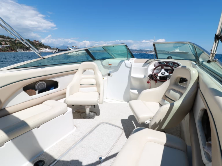Hire a Chris Craft Chris Craft 245 Cuddy Cabin Mandelieu-la-Napoule