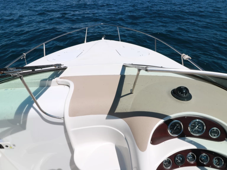 Yacht hire Mandelieu-la-Napoule cheap Chris Craft 245 Cuddy Cabin