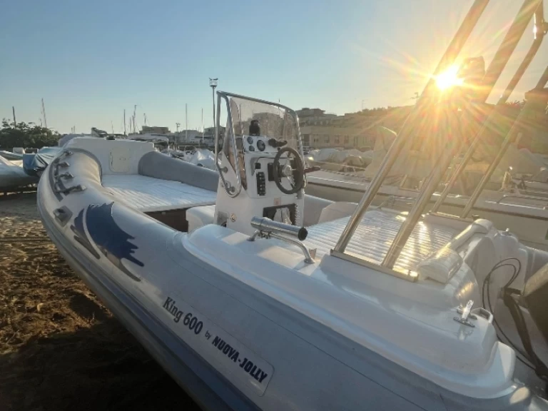 Hire a Nuova Jolly King 600 Anzio