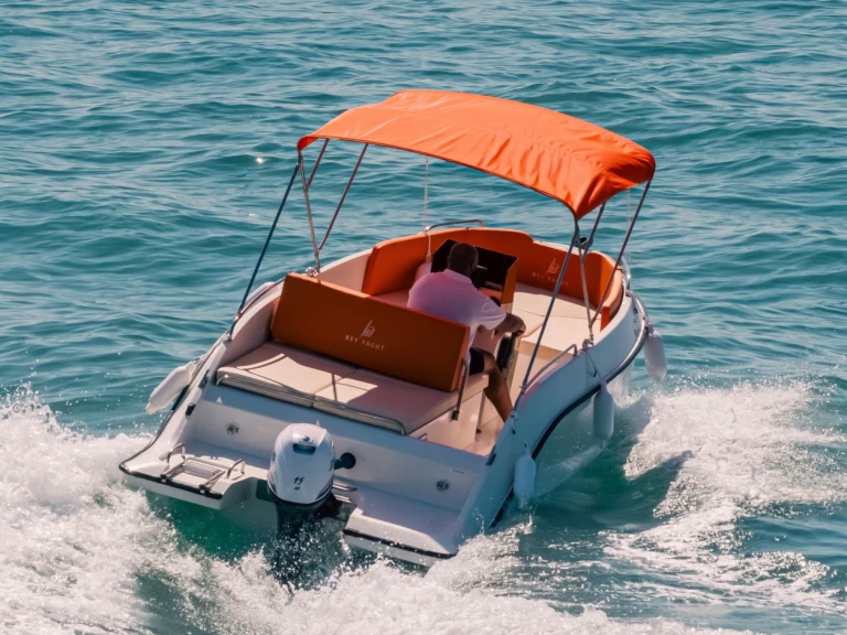 Hire a Bey Yacht 18 Puerto Marina Benalmadena