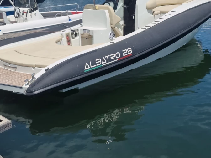 Charter a Albatro Albatro28  in Castellammare di Stabia on Samboat