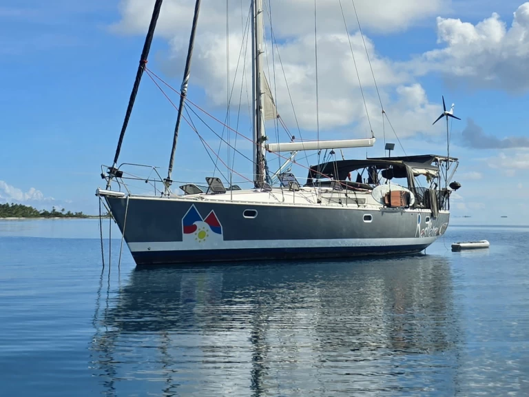 Hire Sailboat Jeanneau with a boat licence