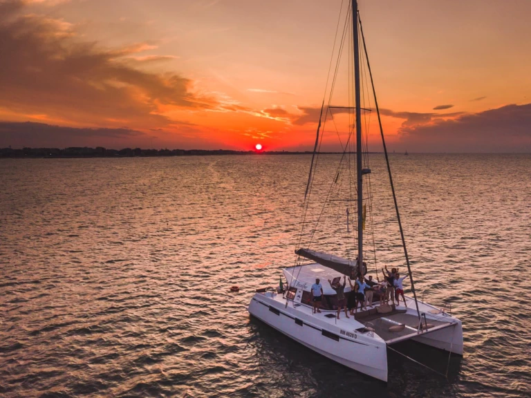 Yacht charter Rimini - Nautitech Nautitech 40 Open  on SamBoat