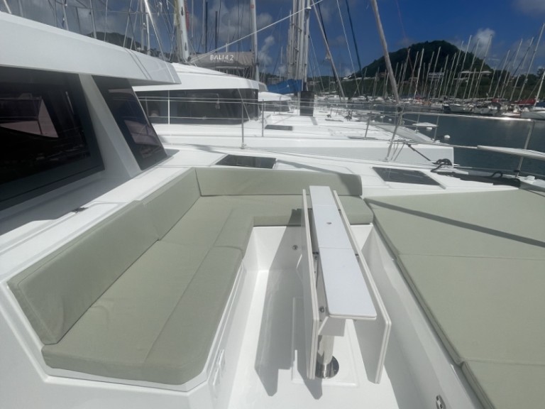 Catamaran to hire Le Marin at the best price