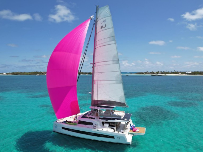 Hire a BALI 5.8 - 5 cabines BALI 5.8 Le Marin