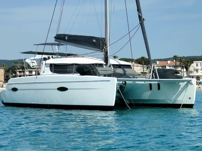 Yacht hire Marseille cheap LIPARI 41 EVOLUTION
