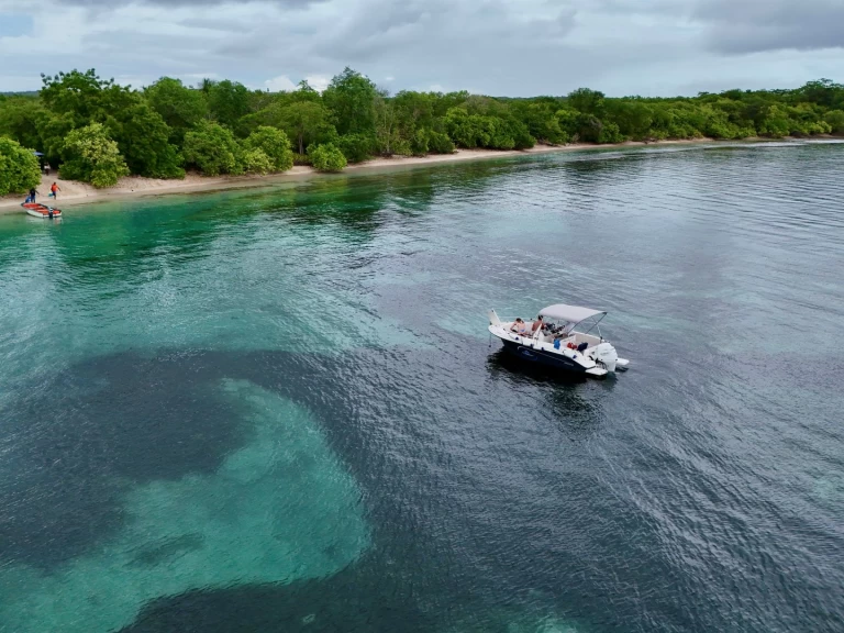 Hire a Pacific Craft Pacific Craft 545 Open Port-Louis