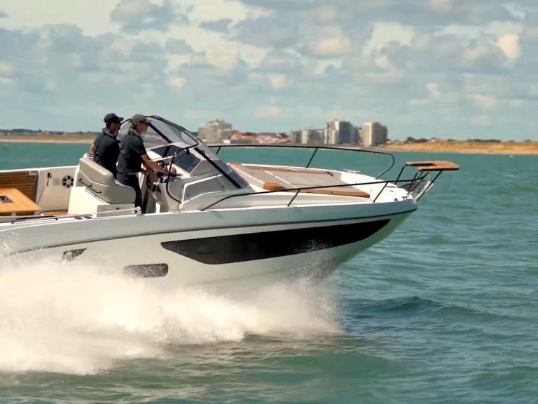 Hire a Bénéteau FLYER 9 SUNdeck Santa Eulària des Riu