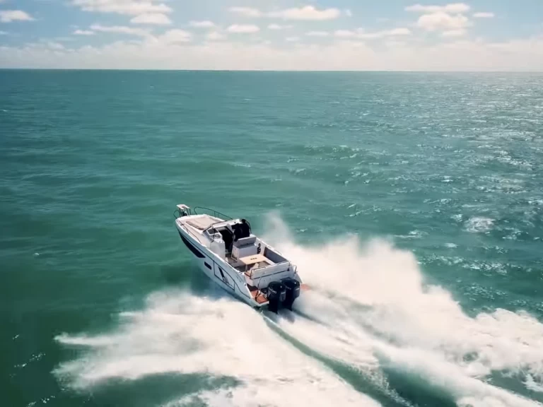 Charter a Bénéteau FLYER 9 SUNdeck in Santa Eulària des Riu on Samboat