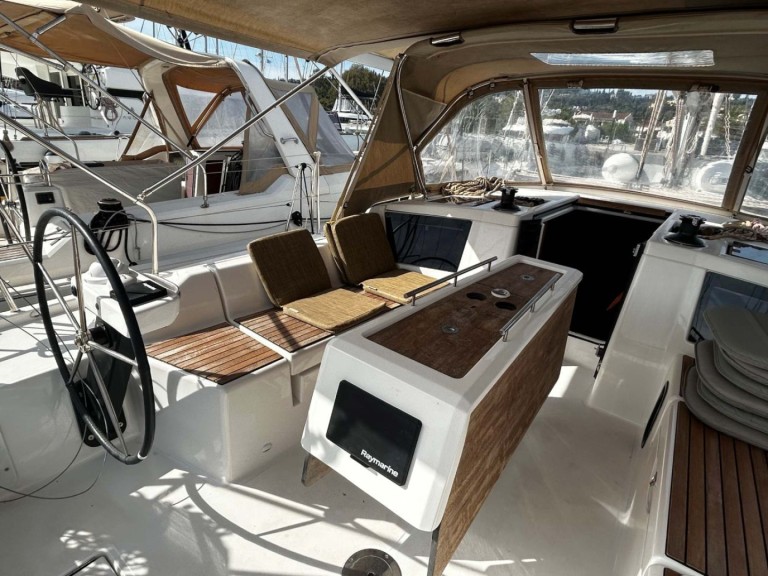 Yacht charter Gouvia - Dufour Dufour 390 GL on SamBoat