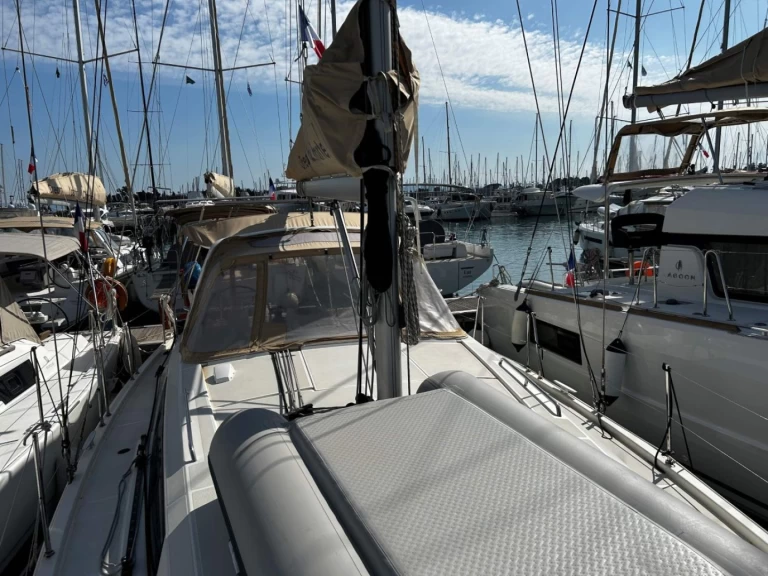 Sailboat hire in Gouvia - Bénéteau Oceanis 41.1