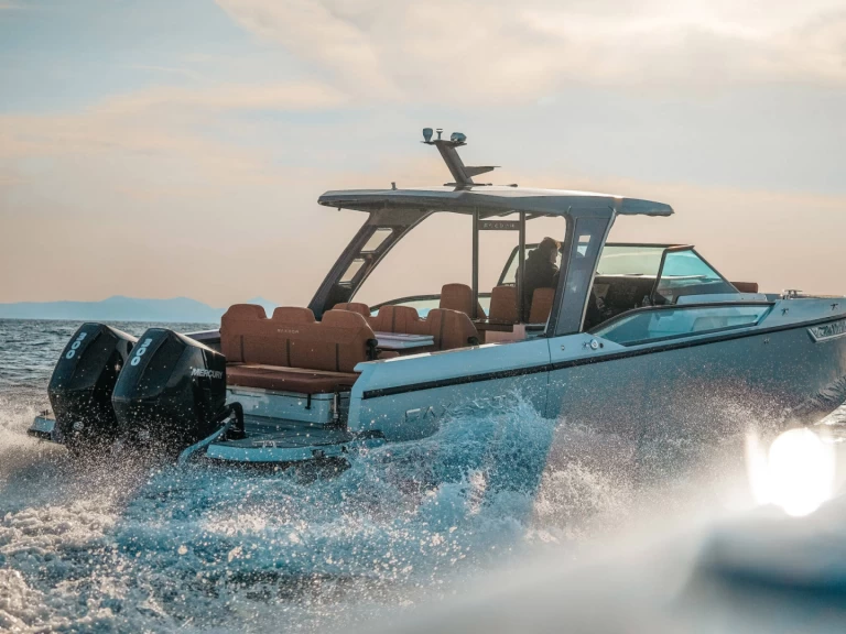 Hire Motorboat Saxdor with a boat licence