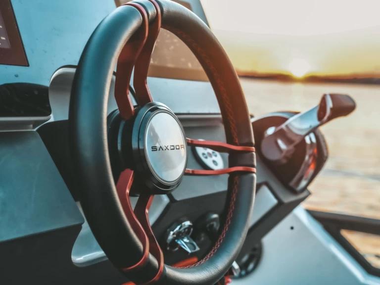 Yacht hire Ajaccio cheap 320