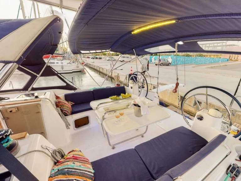 Yacht charter Alimos - Jeanneau Jeanneau 469 on SamBoat
