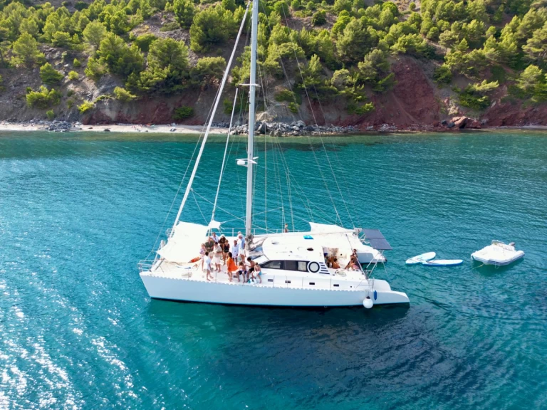 Hire Catamaran Plan-Caroff with a boat licence