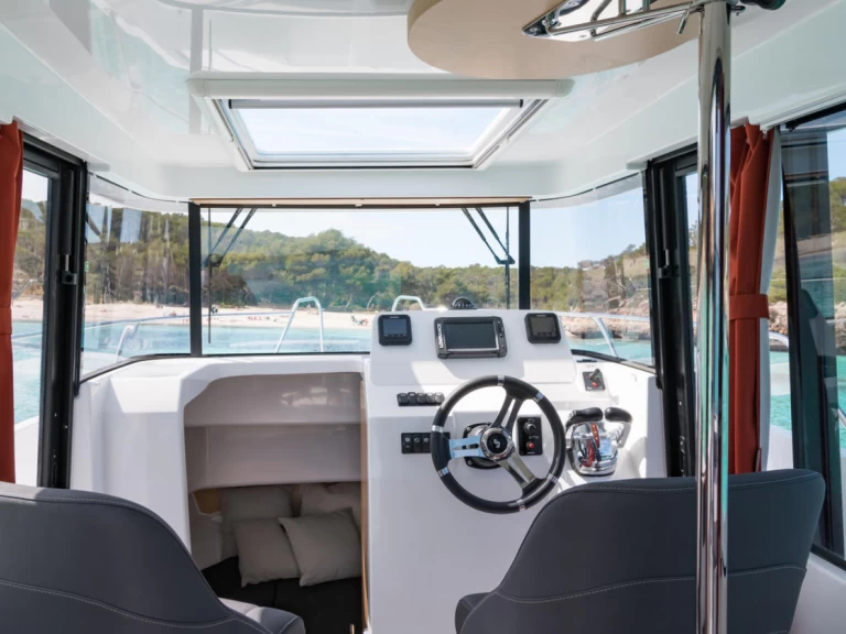 Bénéteau Barracuda 8 charter bareboat or skippered in  Puerto Deportivo Marina de Santander