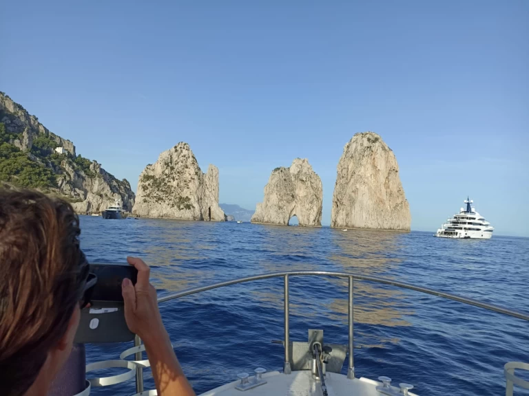 Yacht hire Sorrento cheap Sea Ray 300 Sundancer