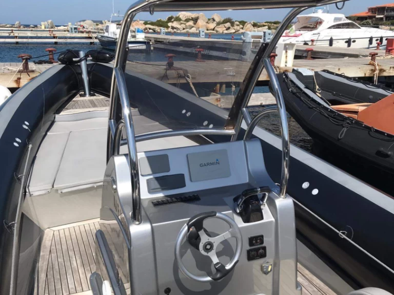 Yacht charter Bonifacio - Sea Water Sea Water Phantom 300 on SamBoat