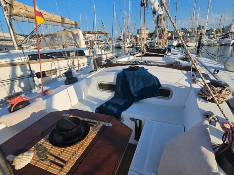 Sailboat to hire Cattolica at the best price