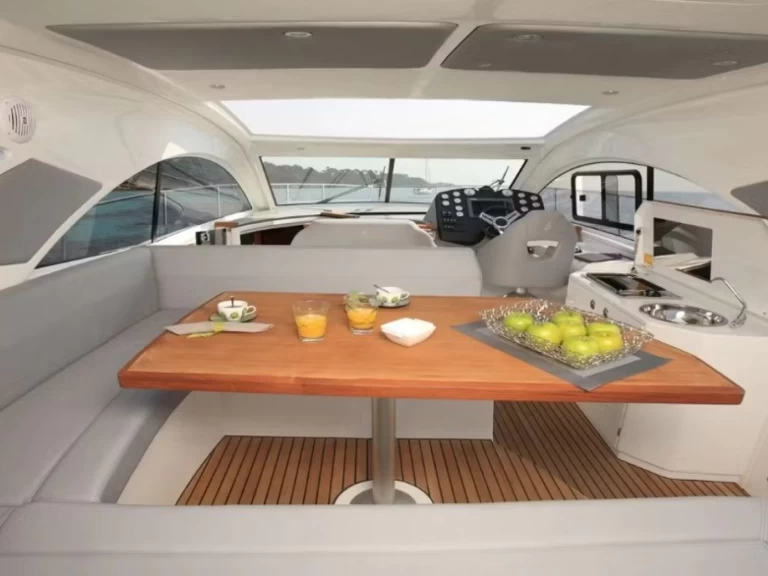 Motorboat hire in Monaco - MonteCarloYachts 42