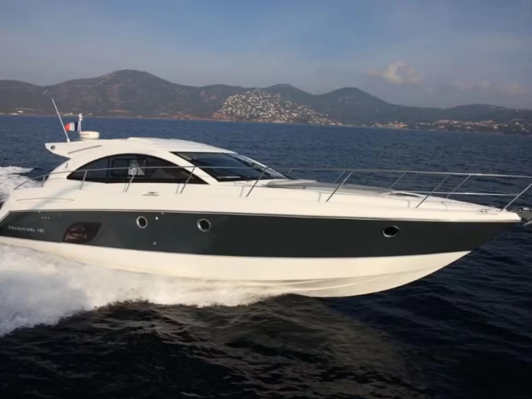 Charter a MonteCarloYachts 42 in Monaco on Samboat