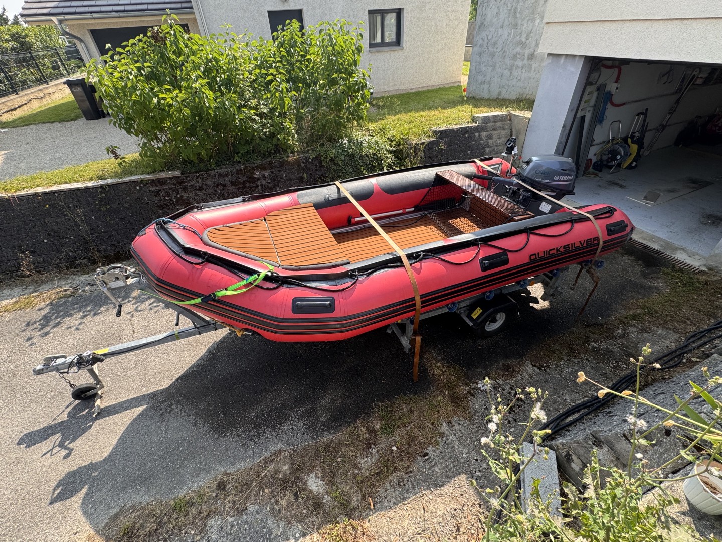 Hire a RIB Quicksilver 430 SHD in Ornex (QuickSilver 430) | SamBoat