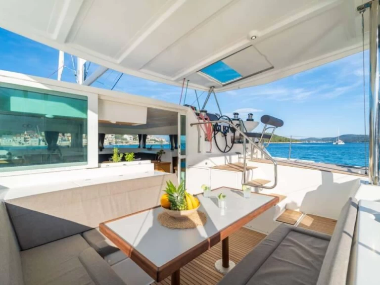 Catamaran hire in Sant Antoni de Portmany - Lagoon Lagoon 400