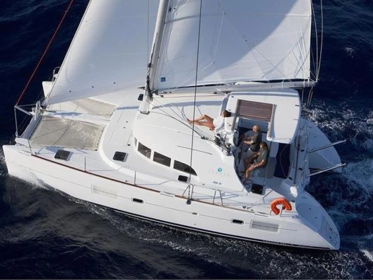 Yacht charter Sant Antoni de Portmany - Lagoon Lagoon 400 S2 on SamBoat
