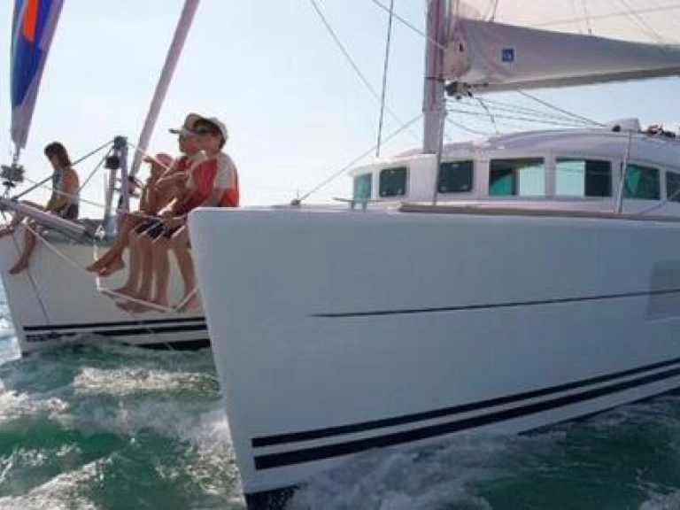 Yacht hire Sant Antoni de Portmany cheap Lagoon 400 S2