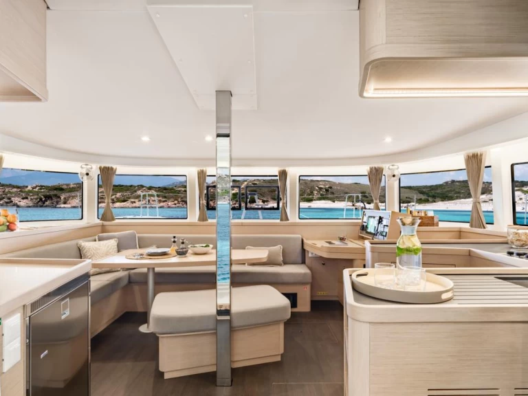 Catamaran hire in Sant Antoni de Portmany - Lagoon Lagoon 42