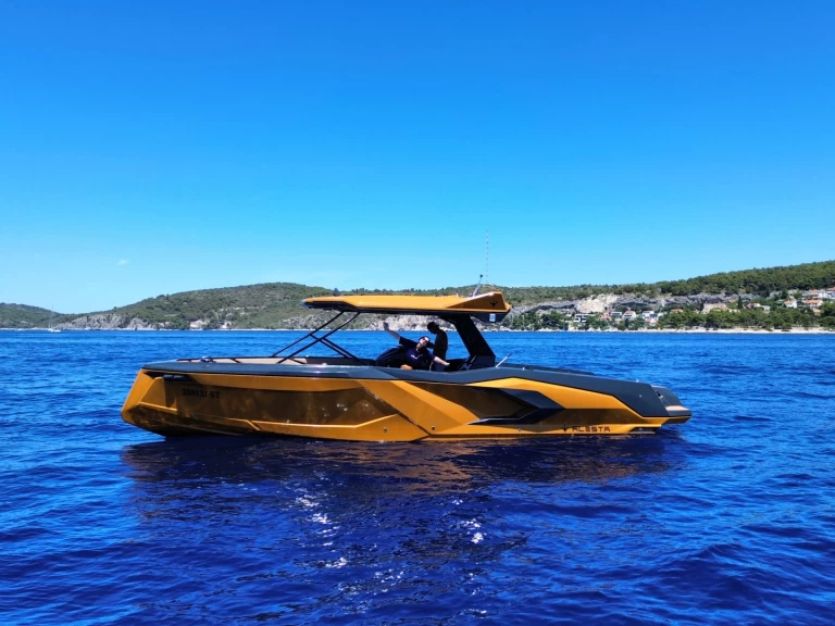 Yacht hire Split cheap Raptor parasailing