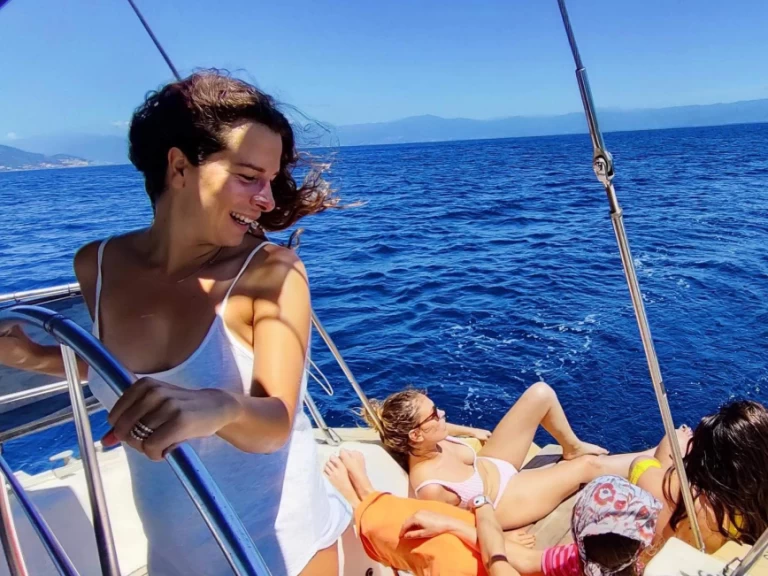 Charter a Jeanneau Sun Kiss in Ajaccio on Samboat