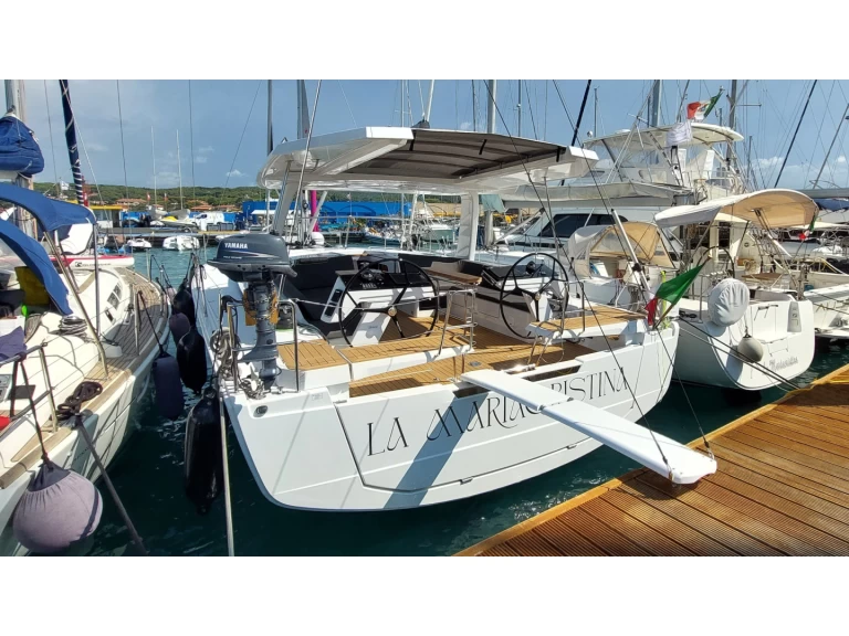 Hire a Hanse Hanse 460 - 4 cabine - 2 bagni - 8 posti letto Castiglioncello