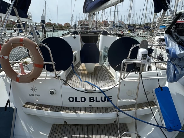 Charter a Jeanneau Sun Odyssey 42i in El Puerto de Santa María on Samboat