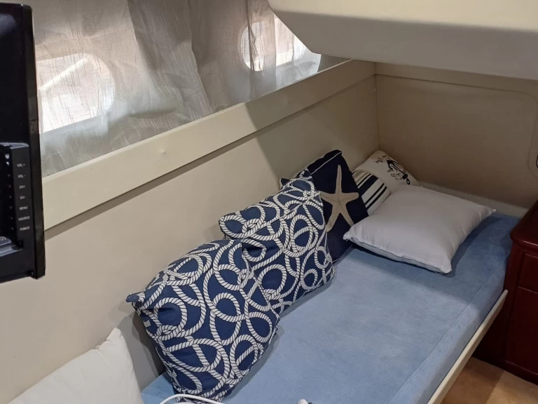 Charter a Princess Princess 398 in Mar de Cristal on Samboat