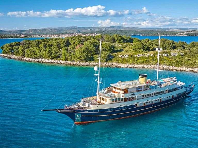 Charter a Custom CASABLANCA in Trogir on Samboat