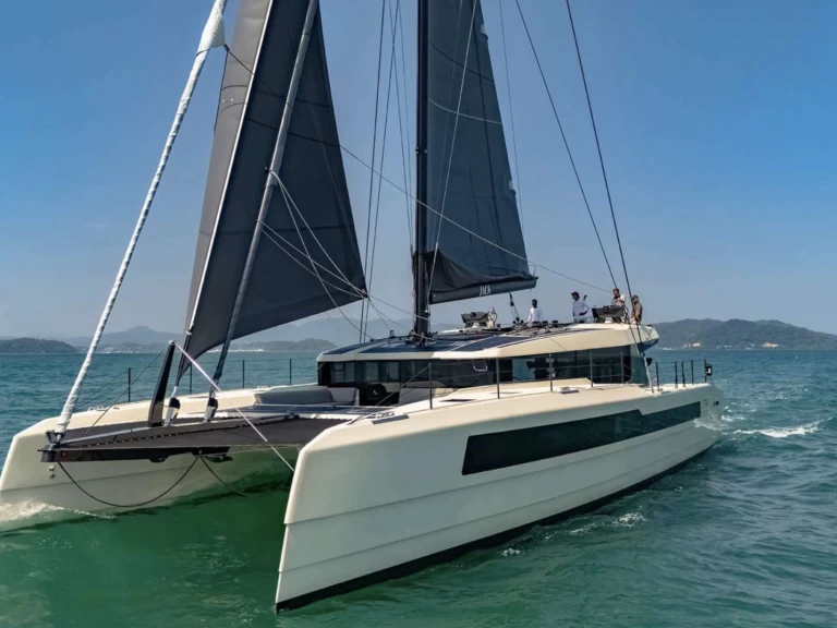 Charter a McCohangy Boats JACK in Naples on Samboat