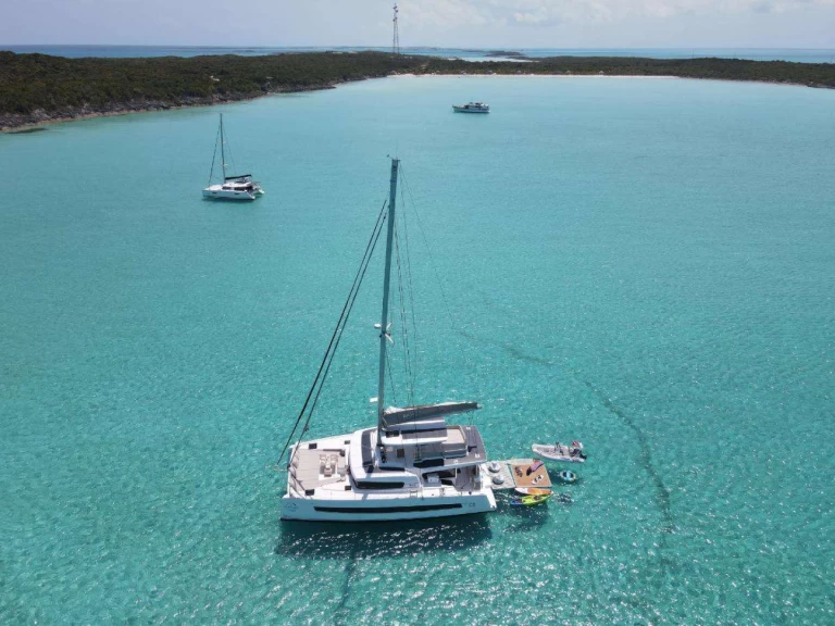 Charter a Bali SNAPDRAGON in Nassau on Samboat