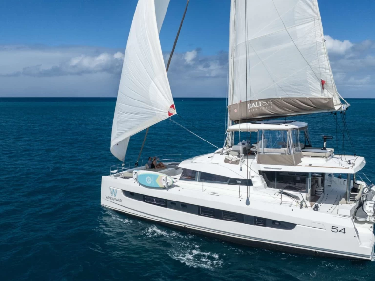 Hire Luxury Yacht Bali with a boat licence