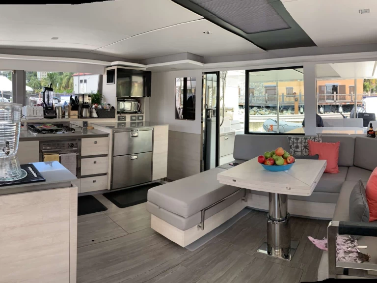 Leopard CHANGES IN LATITUDES charter bareboat or skippered in  Virgin Gorda Island