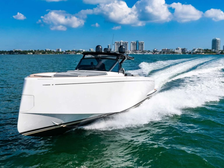 Yacht hire Montauk cheap Sero